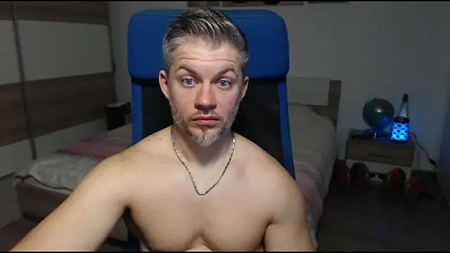 Snapshot of RobbyShawz chatting on February 2025 10:48:01 AM RobbyShawz online show from February 2025 10:48:01 AM