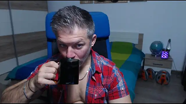 Snapshot of RobbyShawz chatting on October 2025 04:32:01 AM RobbyShawz online show from October 2025 04:32:01 AM