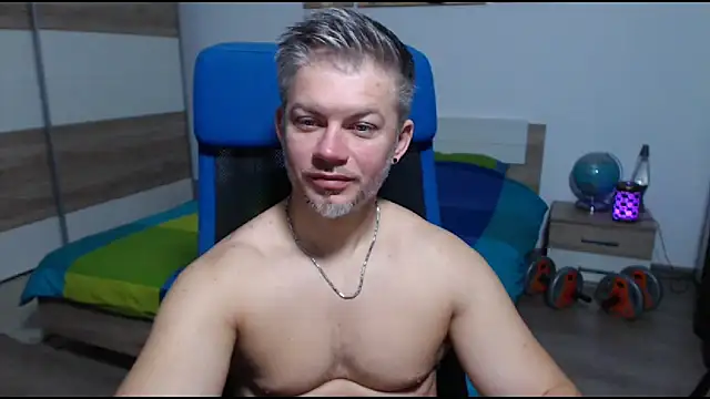 Snapshot of RobbyShawz chatting on October 2025 04:01:02 AM RobbyShawz online show from October 2025 04:01:02 AM