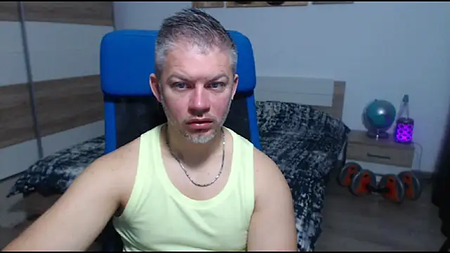 Snapshot of RobbyShawz chatting on October 2025 05:42:02 AM RobbyShawz online show from October 2025 05:42:02 AM