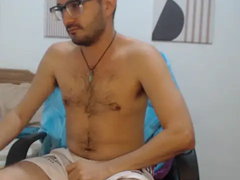 Snapshot of peterannaud chatting on November 2025 12:22:02 PM peterannaud online show from November 2025 12:22:02 PM