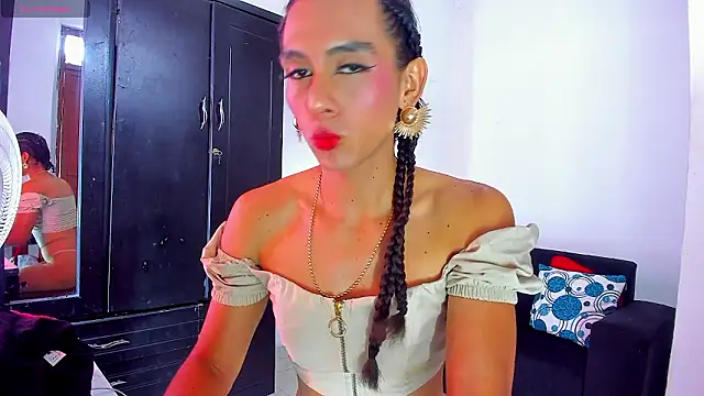 Snapshot of BritannyLord chatting on January 2026 07:30:01 PM BritannyLord online show from January 2026 07:30:01 PM