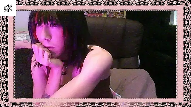 Snapshot of crystalxh chatting on October 2025 07:04:02 PM crystalxh online show from October 2025 07:04:02 PM