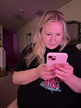 PiggyRose online show from February 2026 11:20:02 PM