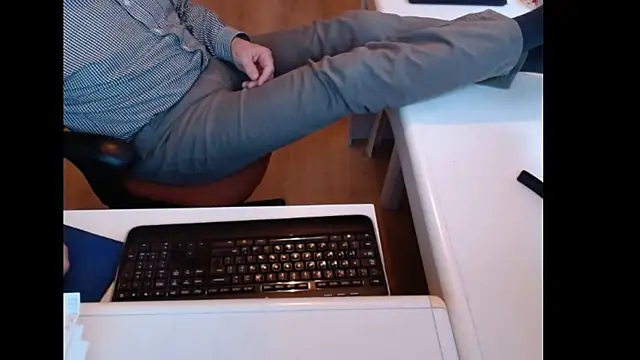 dutchpornking online show from May 2026 06:16:02 PM