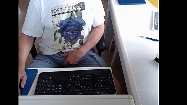Snapshot of dutchpornking chatting on June 2026 06:18:01 AM dutchpornking online show from June 2026 06:18:01 AM