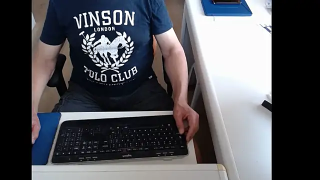 Snapshot of dutchpornking chatting on June 2026 06:41:01 AM dutchpornking online show from June 2026 06:41:01 AM