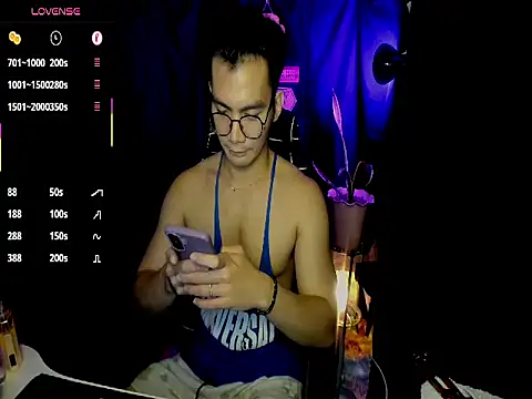 Snapshot of 000batman000 chatting on February 2026 01:25:01 PM 000batman000 online show from February 2026 01:25:01 PM