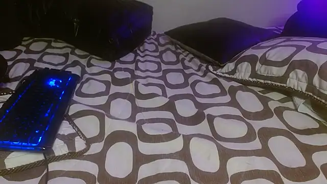 Snapshot of AnnyelinnaLove chatting on March 2025 09:58:02 AM AnnyelinnaLove online show from March 2025 09:58:02 AM