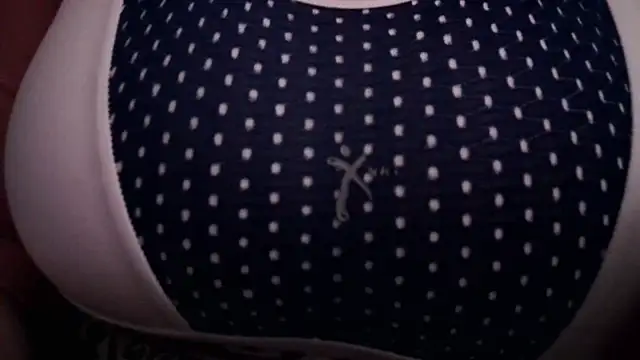 Snapshot of AnnyelinnaLove chatting on December 2025 11:35:02 PM AnnyelinnaLove online show from December 2025 11:35:02 PM