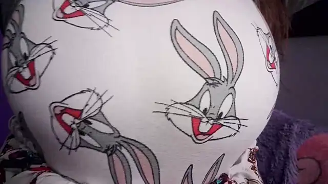 Snapshot of AnnyelinnaLove chatting on January 2026 04:04:02 AM AnnyelinnaLove online show from January 2026 04:04:02 AM