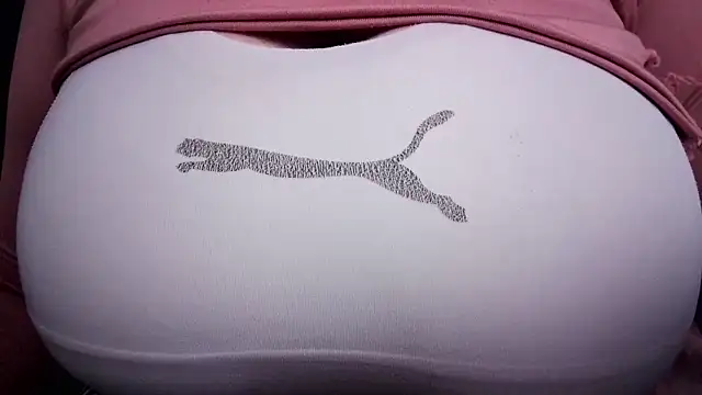 Snapshot of AnnyelinnaLove chatting on January 2026 03:42:02 AM AnnyelinnaLove online show from January 2026 03:42:02 AM