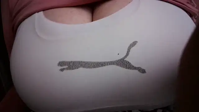 Snapshot of AnnyelinnaLove chatting on March 2026 06:53:01 AM AnnyelinnaLove online show from March 2026 06:53:01 AM