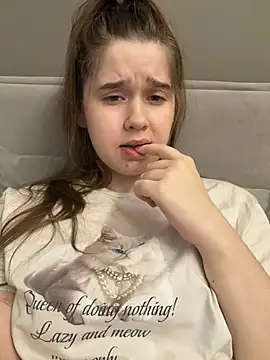 HornyGirlH online show from April 2026 12:30:01 AM