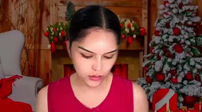 Snapshot of ellestellar chatting on December 2024 01:06:02 AM ellestellar online show from December 2024 01:06:02 AM