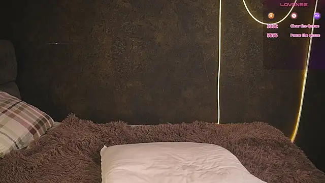 Snapshot of LinoAdaro chatting on November 2025 04:44:01 AM LinoAdaro online show from November 2025 04:44:01 AM