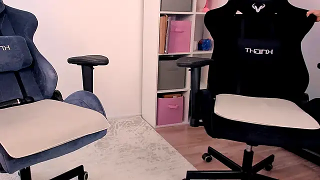 Snapshot of hotblonds chatting on March 2026 11:47:01 AM hotblonds online show from March 2026 11:47:01 AM