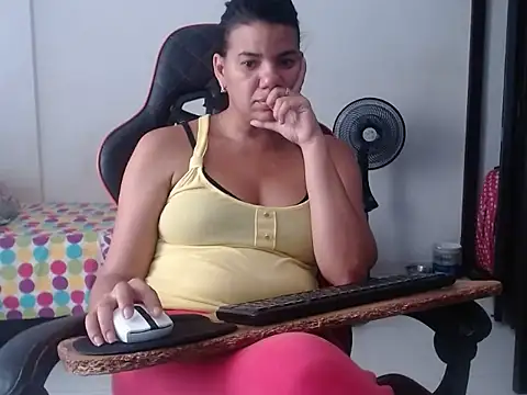 Snapshot of Adriana_0312 chatting on July 2026 04:25:01 PM Adriana 0312 online show from July 2026 04:25:01 PM