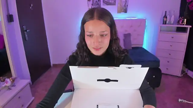 Amaia Daniells online show from December 2024 03:51:02 AM