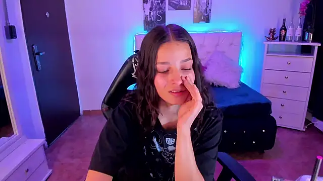 Amaia Daniells online show from December 2024 04:41:01 AM