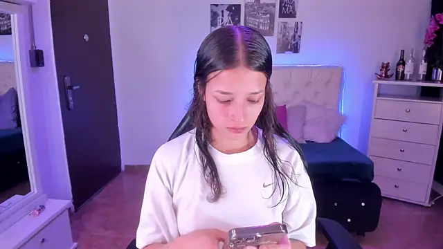 Amaia Daniells online show from January 2025 06:17:01 AM