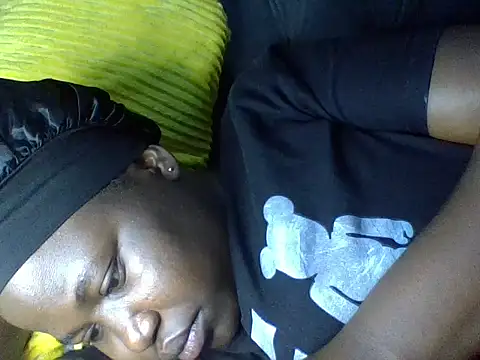 cute-marianna online show from October 2025 04:12:01 AM