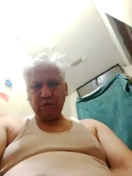 Snapshot of Momlover2022 chatting on April 2026 06:46:02 PM Momlover2022 online show from April 2026 06:46:02 PM