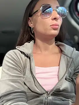 Snapshot of YOUR-KARINA chatting on December 2024 06:34:01 AM YOUR-KARINA online show from December 2024 06:34:01 AM