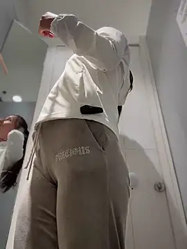 Snapshot of YOUR-KARINA chatting on December 2024 06:39:01 AM YOUR-KARINA online show from December 2024 06:39:01 AM