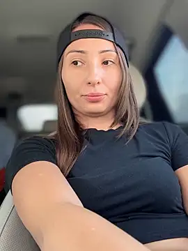 Snapshot of YOUR-KARINA chatting on February 2025 08:39:01 AM YOUR-KARINA online show from February 2025 08:39:01 AM