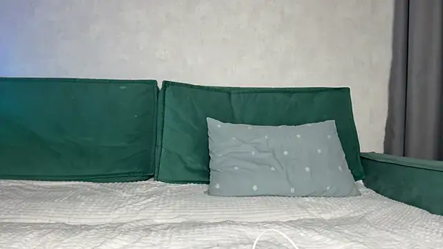 Kira Quinn online show from July 2026 10:40:01 AM