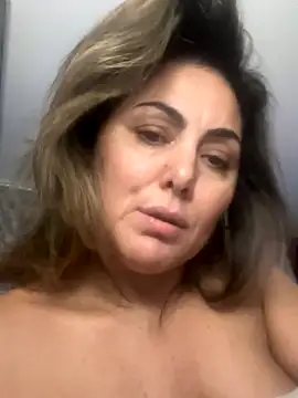 Snapshot of Emma_roqueen chatting on November 2025 10:09:01 PM Emma roqueen online show from November 2025 10:09:01 PM