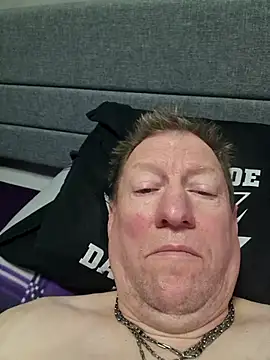 tomtom111111 online show from November 2025 11:43:01 AM