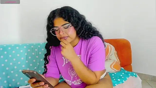 Snapshot of moana_taylor chatting on June 2026 01:44:02 PM moana taylor online show from June 2026 01:44:02 PM