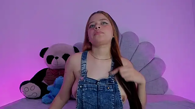 EmmaClarck online show from December 2024 09:41:01 PM