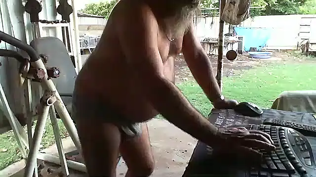 Snapshot of herbie010666 chatting on February 2025 08:50:01 AM herbie010666 online show from February 2025 08:50:01 AM