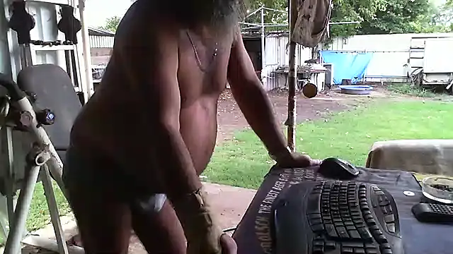 Snapshot of herbie010666 chatting on February 2025 05:40:02 AM herbie010666 online show from February 2025 05:40:02 AM