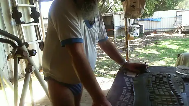 Snapshot of herbie010666 chatting on September 2025 03:30:02 AM herbie010666 online show from September 2025 03:30:02 AM