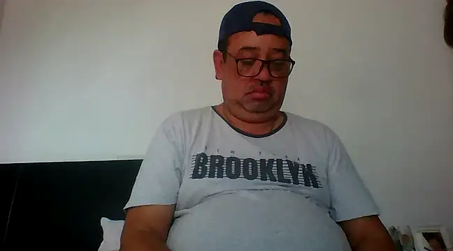 Snapshot of djtomxxx2777 chatting on February 2025 06:02:02 PM djtomxxx2777 online show from February 2025 06:02:02 PM