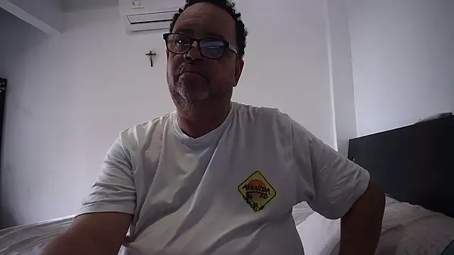 Snapshot of djtomxxx2777 chatting on October 2025 03:57:02 PM djtomxxx2777 online show from October 2025 03:57:02 PM