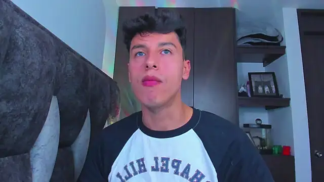 Snapshot of I_Gabriel chatting on January 2025 08:28:01 PM I Gabriel online show from January 2025 08:28:01 PM