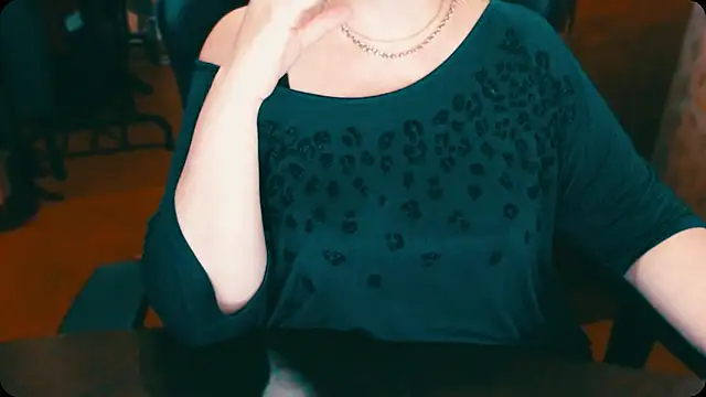 Snapshot of AlisaHot55 chatting on January 2025 05:17:02 PM AlisaHot55 online show from January 2025 05:17:02 PM