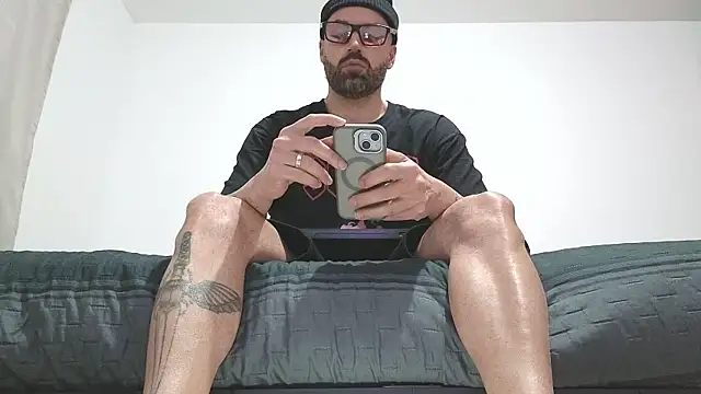 Snapshot of MattxFeet chatting on April 2026 11:11:02 PM MattxFeet online show from April 2026 11:11:02 PM