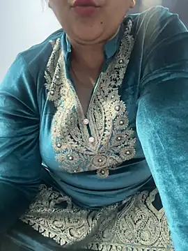 Snapshot of Preet_Kaur_69 chatting on December 2024 01:49:02 PM Preet Kaur 69 online show from December 2024 01:49:02 PM