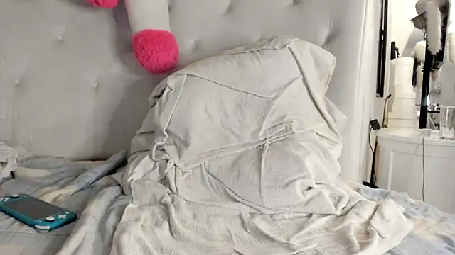 Snapshot of Burlesque_XlX chatting on September 2025 05:18:02 AM Burlesque XlX online show from September 2025 05:18:02 AM