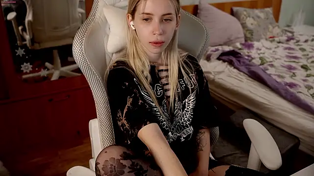 ho1yho1e online show from March 2026 07:17:01 PM