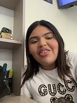 Lia sexx online show from May 2026 07:11:01 PM