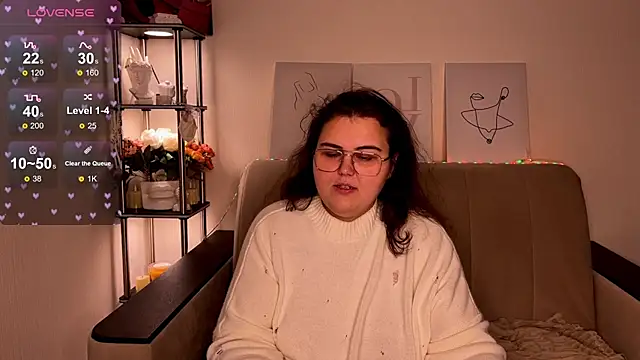 Snapshot of Curvy_Jane chatting on December 2024 01:49:02 PM Curvy Jane online show from December 2024 01:49:02 PM