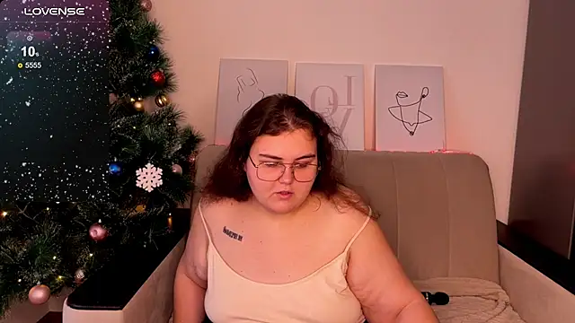 Snapshot of Curvy_Jane chatting on December 2024 06:07:02 AM Curvy Jane online show from December 2024 06:07:02 AM