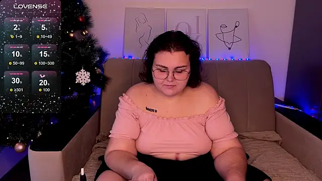 Snapshot of Curvy_Jane chatting on December 2024 08:24:01 AM Curvy Jane online show from December 2024 08:24:01 AM